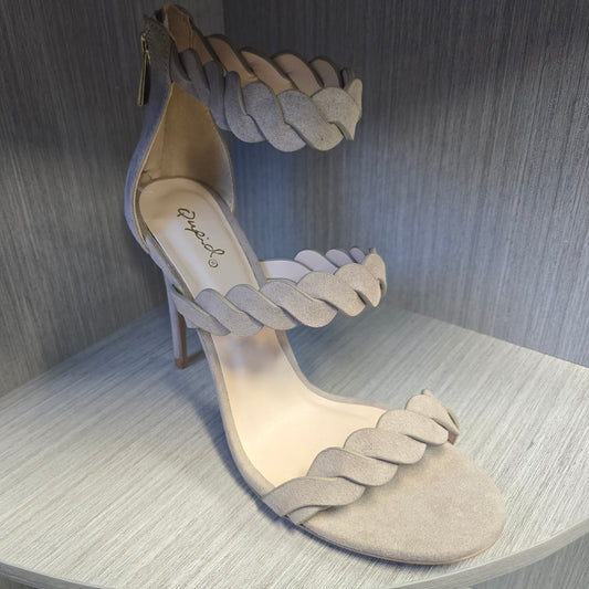 Tan Criss Cross Heel